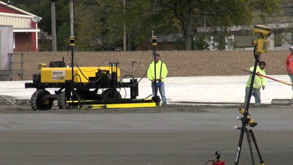 Concrete Paving: Screeding 105,000 Sq. Ft. (9,800 M2) In 3 Days With Topcon 3D MmGPS System